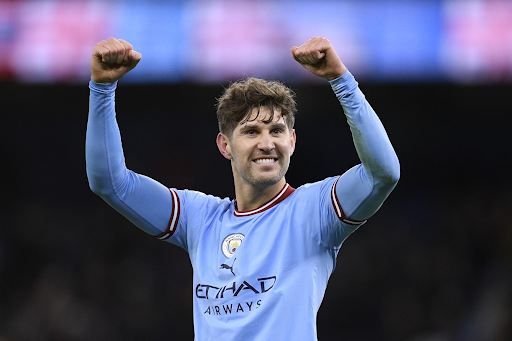 John Stones là trung vệ tài năng nổi bật với khả năng phòng ngự và phát bóng xuất sắc