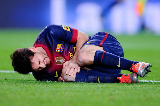 Messi đã gặp phải chấn thương đầu gối cực kỳ nghiêm trọng