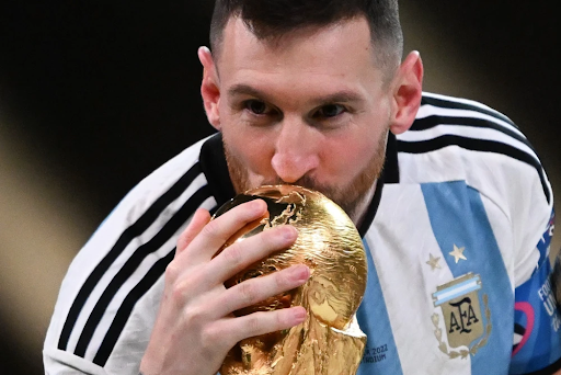 Messi là cầu thủ đầu tiên và duy nhất hiện nay giành 2 Quả bóng vàng World Cup